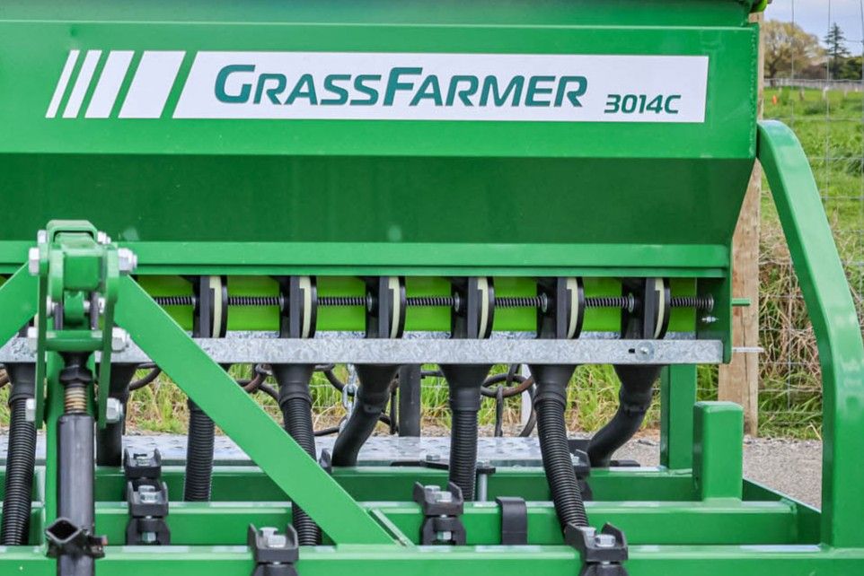 Close-up of GrassFarmer® removeable front and rear hopper panels for easy inspection and cleaning access