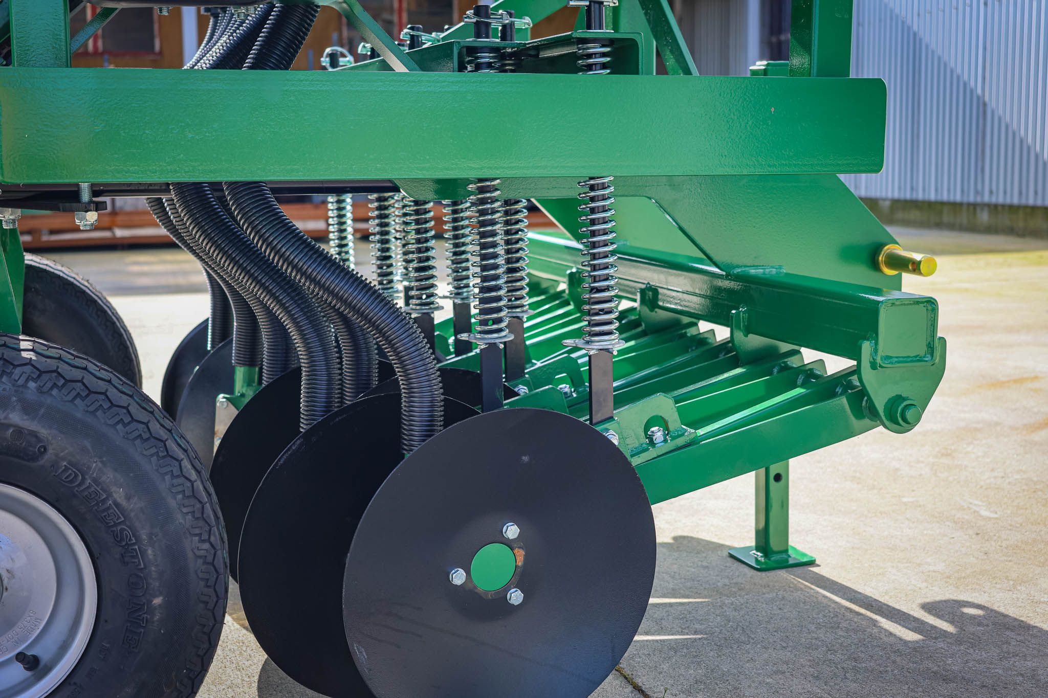 Close-up of GrassFarmer® individually sprung discs